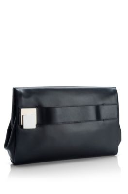 &lsquo;Lilyan&rsquo; | Leather Buckle-Front Clutch