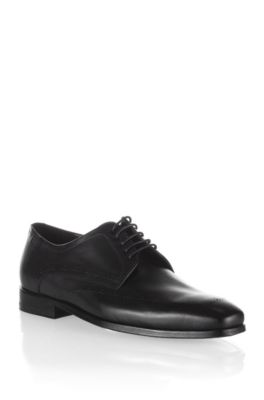 Chaussures design &agrave; motif ajour&eacute;, CEROL