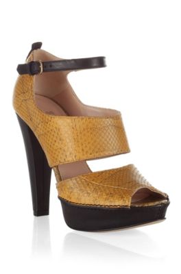 Sandal in embossed leather 'Nurabi-E'