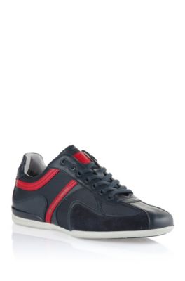 Sneaker made of a synthetic fibre blend and leat