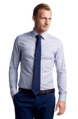 Business shirt with a striped pattern &acute;Thob`