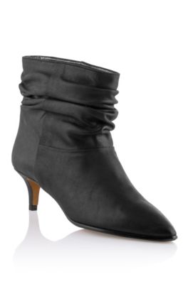 Calfskin leather ankle boot 'Fraise'