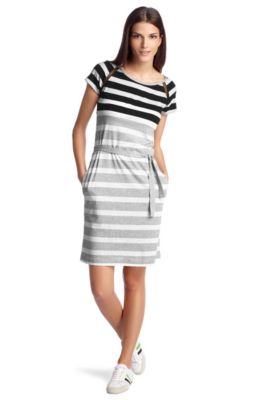 Robe &agrave; manches courtes, Takimi