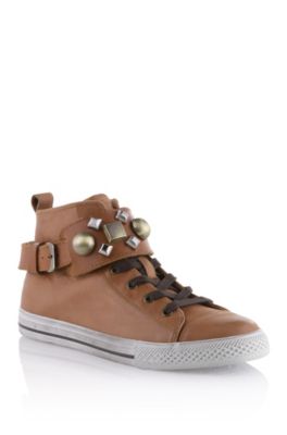 Mid cut sneaker with a rubber sole 'Serica'