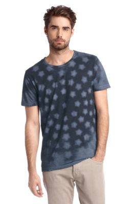 T-shirt with a print on the front 'Tivel'