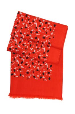 Scarf with a graphic, all-over pattern 'SC502'