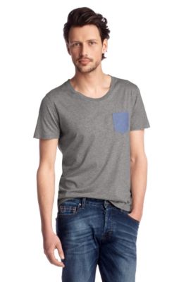 T-Shirt &acute;Teophilo`, im R&uuml;cken l&auml;nger
