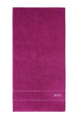 Handdoek &acute;PLAIN` met geweven dwarsstrepen